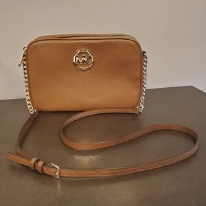 Micheal Kors Jet Set Brown Pebbled Leather Crossbody Bag